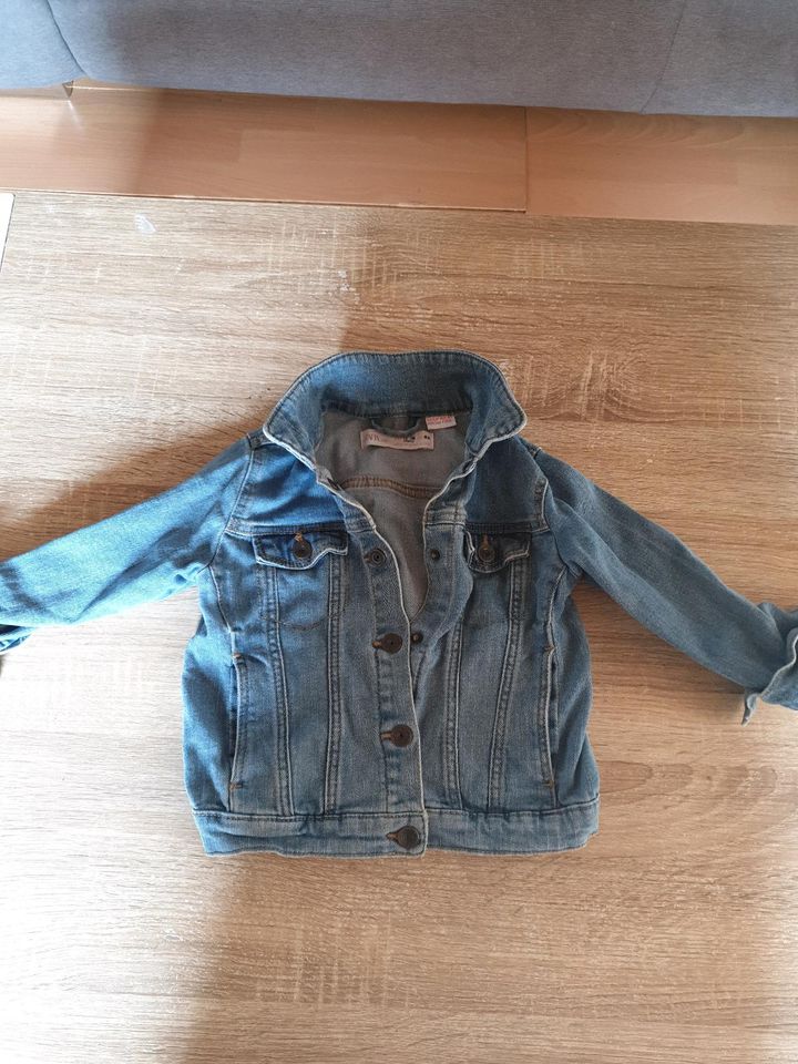 Jeansjacke in der Größe 86 in Hagen am Teutoburger Wald