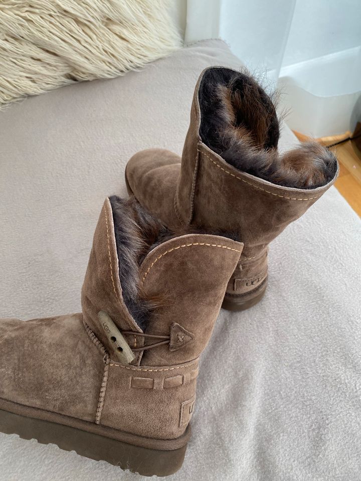 Stiefel UGG Boots Gr.39 in Gangelt