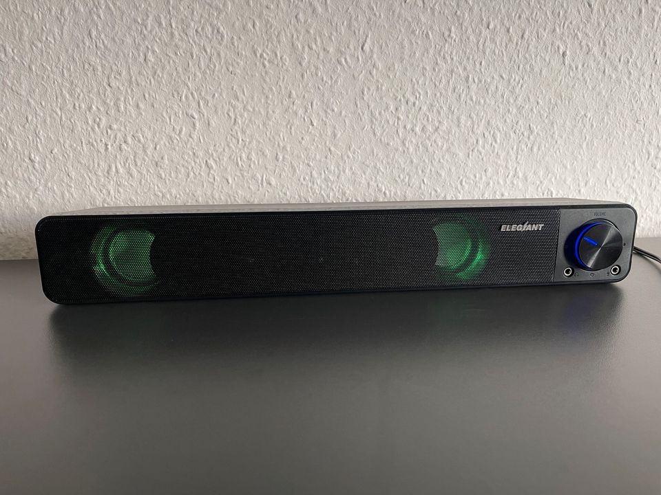Elegant Mini Soundbar SR200 mit Beleuchtung und USB in Garbsen