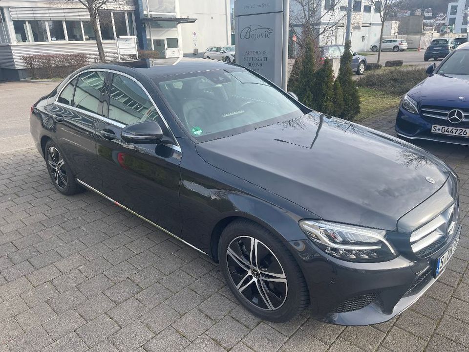 Mercedes-Benz C 220 d/Business Plus/Avantgarde/LED/AHK/ in Stuttgart