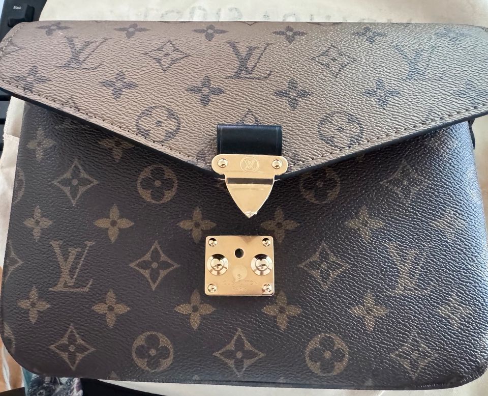 Louis Vuitton Metis Reverse monogram ungetragen neue in Köln