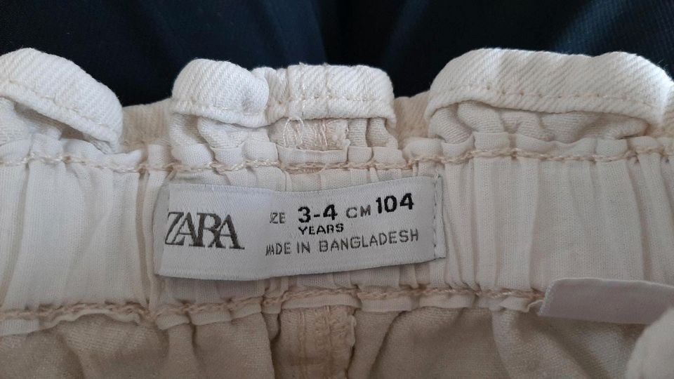 Neuwertig! Zara, Shorts, Short, Hotpant, 104 in Freiberg am Neckar