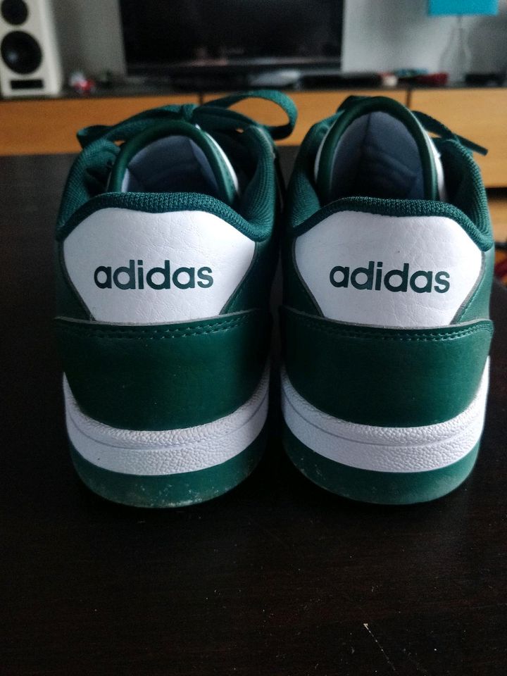 Adidas Sneaker retro weiß grün *wie neu* Größe 40 in Großbettlingen