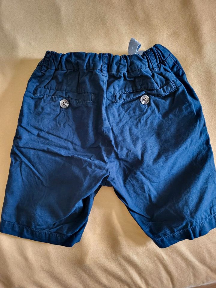 Shorts kurze Hose Sommerhose H&M dunkelblau 110 116 in Berlin