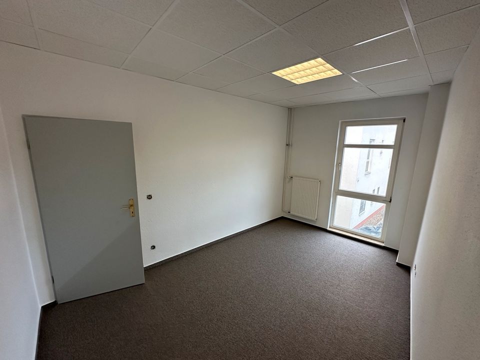 Bürofläche zu vermieten mit Parkplatz Büro Raum Gewerbe in Bad Frankenhausen/Kyffhäuser