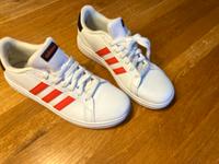 Adidas Sneaker 39 1/3 Dresden - Cossebaude Vorschau