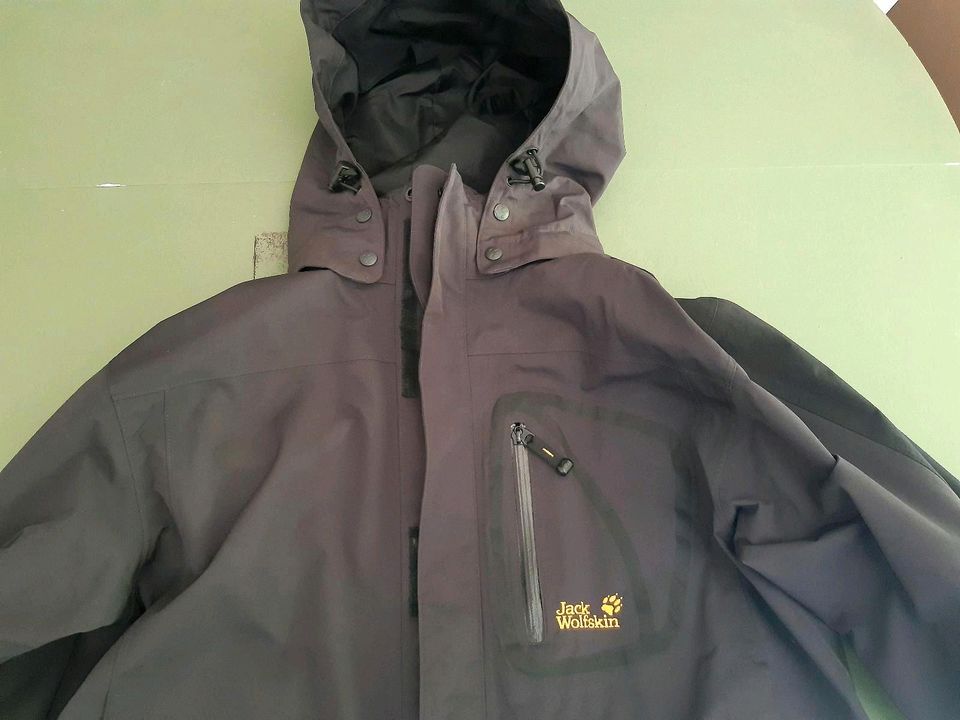 Jack Wolfskin Jacke in L52/54 Schwarz/ Grau in Sögel