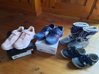 4 Paar Schuhe Kinder Sneaker, Stiefel Gr. 32 Kreis Pinneberg - Heidgraben Vorschau
