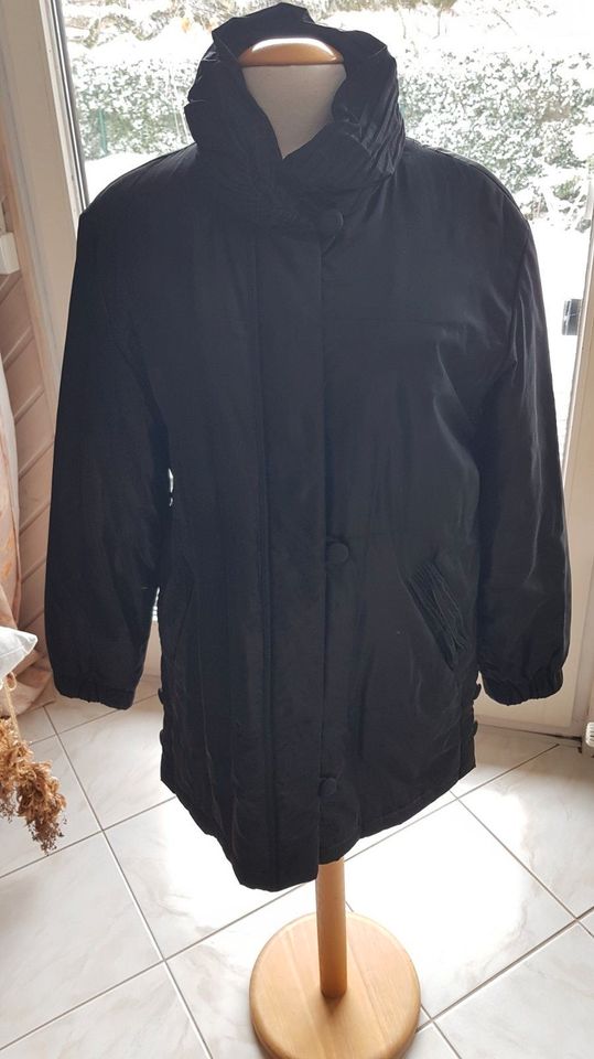 Schöne Vintage Winterjacke in schwarz in Größe 36 aus den 80 er J in Albstadt