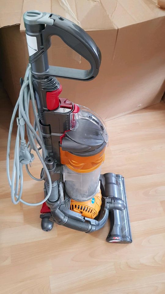 Dyson Staubsauger DC 24 in Winterlingen