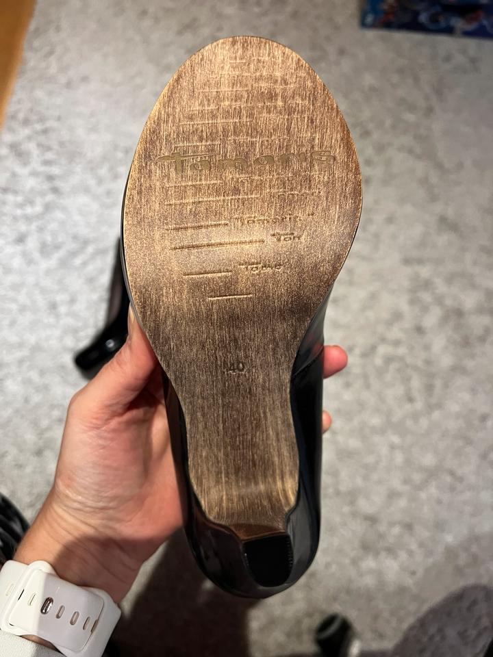 Neue Pumps Tamaris lack schwarz Gr. 40 inkl. Ersatzbeläge in Varel