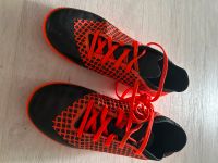 Turnschuhe Hallenschuhe Puma schwarz orange Gr. 35,5 Mecklenburg-Vorpommern - Sassen-Trantow Vorschau