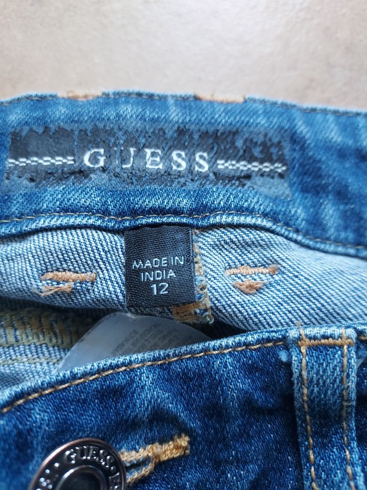 Jeans-Shorts Guess Gr.12 bzw. 146 in Kirchberg an der Murr