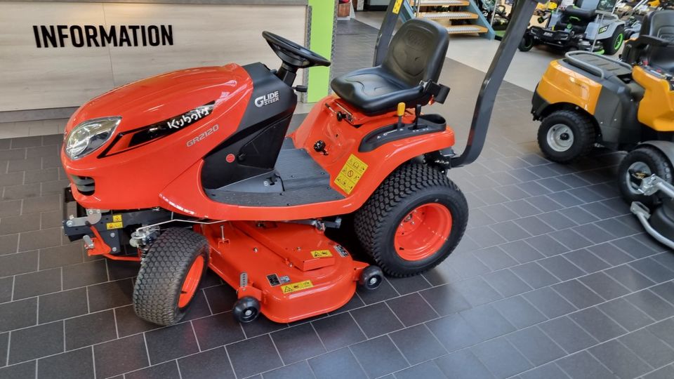 Kubota GR2120 S Rasentraktor Aufsitzmäher Allrad Schneeschild in Olpe