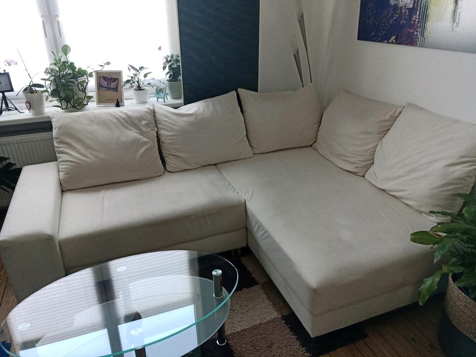 Couch in Creme/Hellbeige in Hamburg