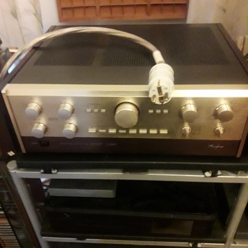 Used Accuphase C-200V Control amplifiers for Sale Used Accuphase C-200V Control amplifiers for Sale