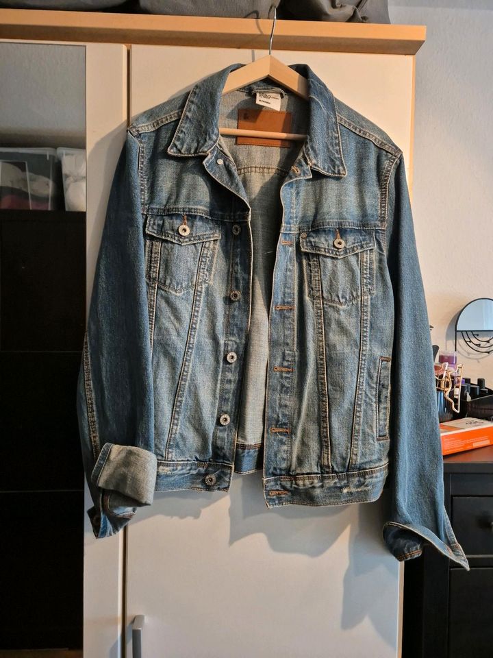 Jeansjacke von H&M Größe S in Mühlacker