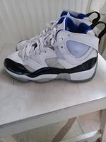 jordan Schuhe nike 2 paar Hessen - Hanau Vorschau