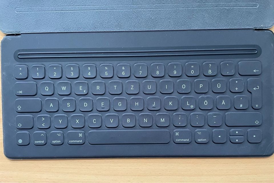 Original Apple Smart Keyboard schwarz für das iPad Pro 12,9" in Königswinter