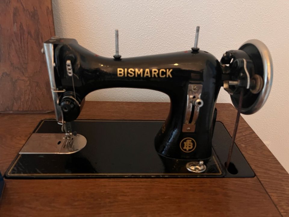 Alte Nähmaschine Bismarck Antik Vintage in Wolfratshausen