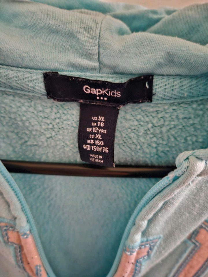 GAP Sweatjacke Größe 150cm in Flörsheim am Main