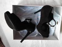 Wildleder Damen Pumps mit Absatz von GUESS, Größe 40.5 Berlin - Buckow Vorschau