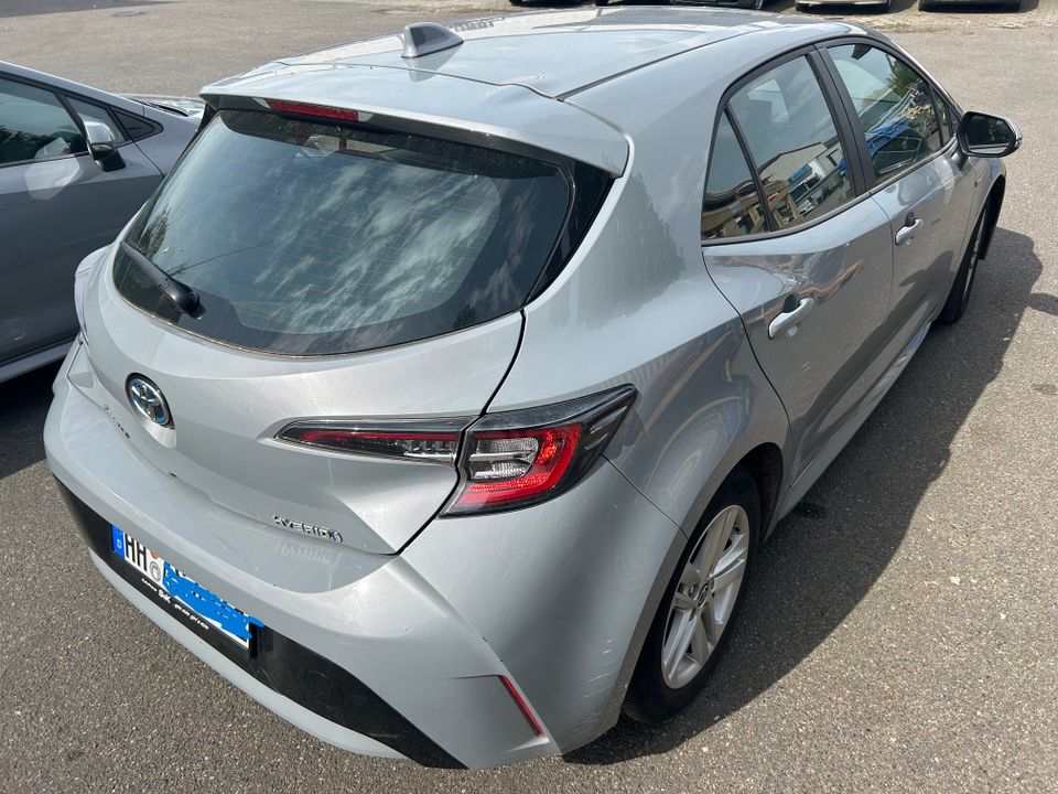 2 x TOYOTA COROLLA 1,8 Hibrid Automatik RFK LED Klima in Hamburg