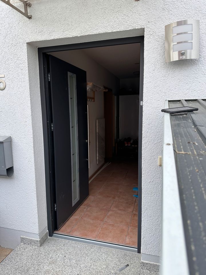 Einbau Haustür Tür Wohnungstür Schreinerei Türeneinbau Montage in Nittendorf 
