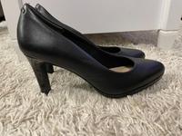 Tamaris Pumps Leder in schwarz. Gr.39 . Baden-Württemberg - Freiburg im Breisgau Vorschau