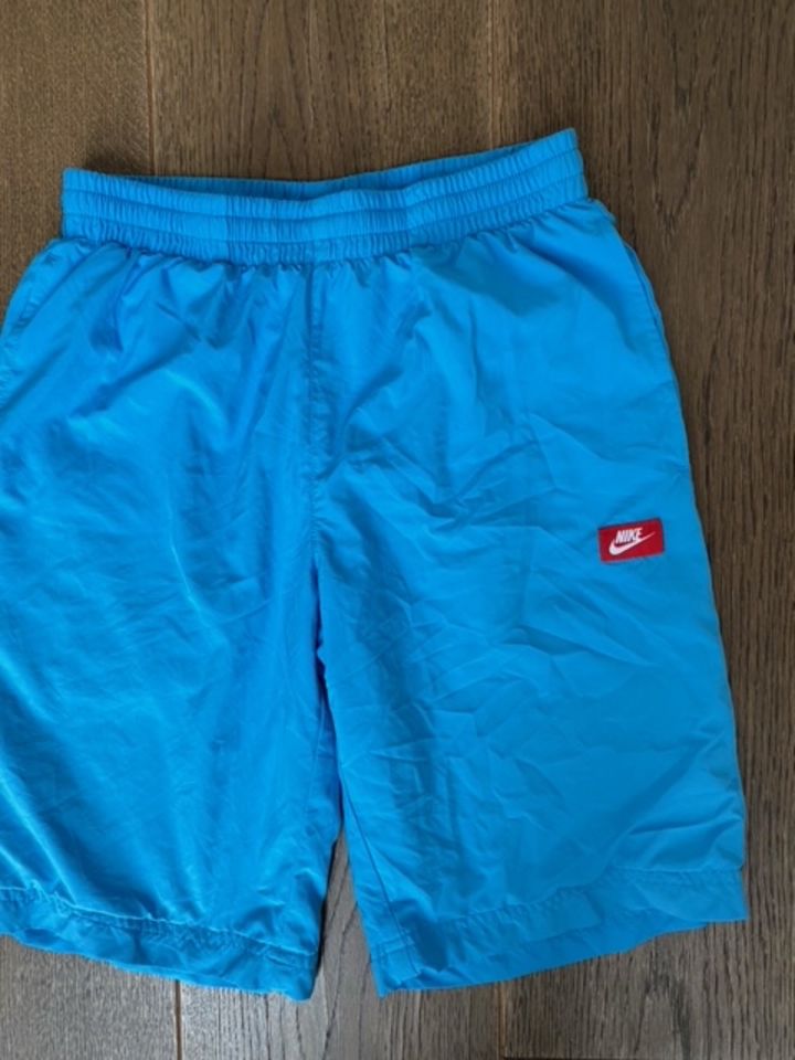 Nike Shorts blau Gr. 140 top in Hamminkeln