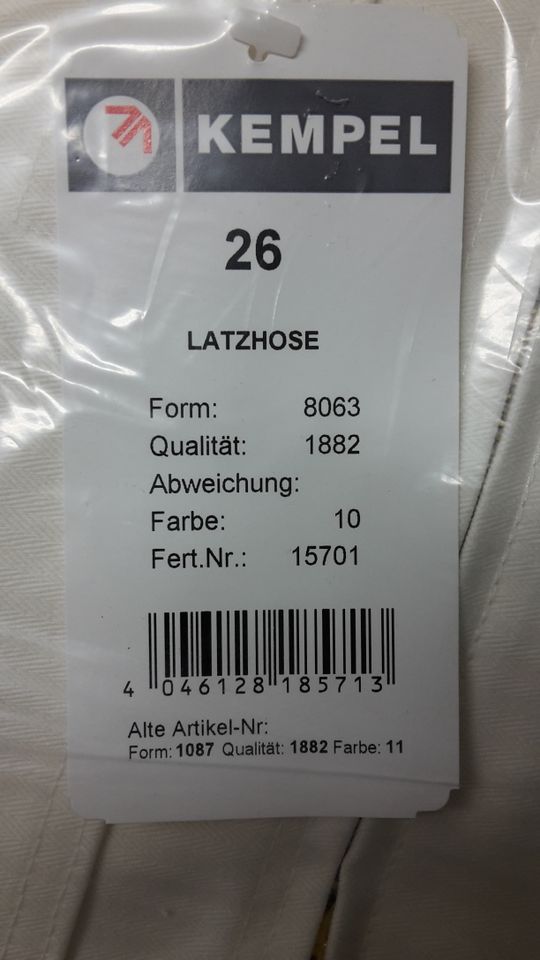 Latzhose weiß in Berlin