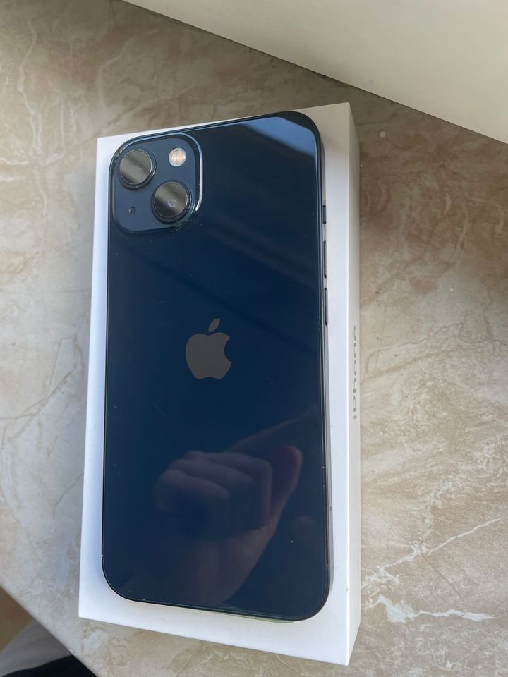 iPhone 13 (dunkelblau) OVP in Osnabrück