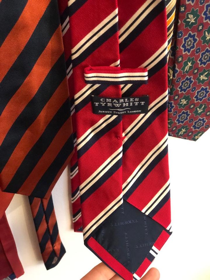 Neuwertige Seiden-Krawatten aus England (von Charles Tyrwhitt) in Leverkusen