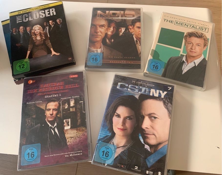 Einzelne Krimiserienstaffeln- The Closer,  Mentalist, CSI, NCIS in Stuttgart