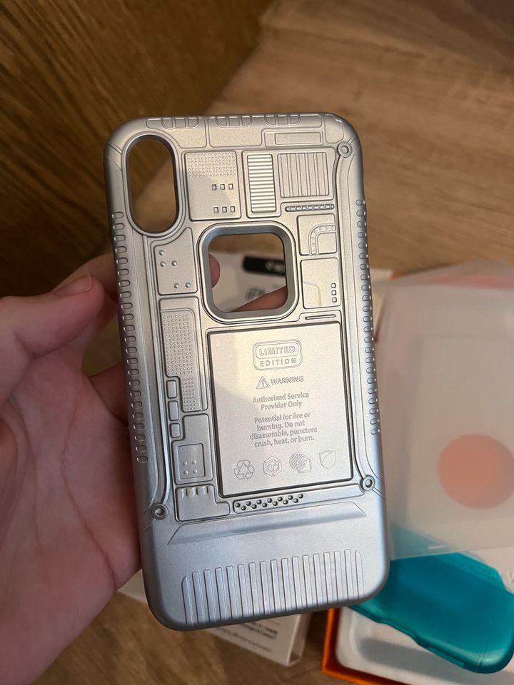 Spigen Handyhülle für IPhone X Limited 10th Anniversary in Meppen