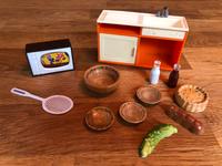 DDR Puppenstube Möbel Spüle TV Brot Gurke usw. Sachsen-Anhalt - Gardelegen   Vorschau