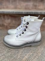 Sehr schöne Bugatti Stiefel Schnür Boots Schuhe offwhite Nordrhein-Westfalen - Minden Vorschau