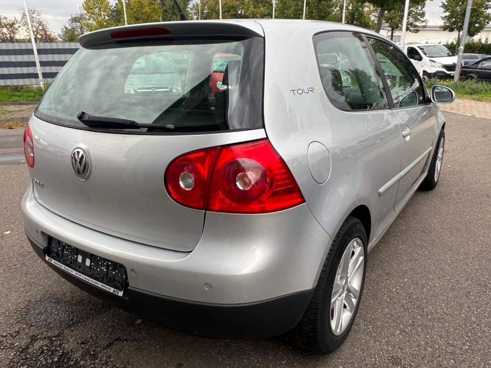 Volkswagen Golf V Lim. Tour*Leichtmetallräder*Klimaautom. in Leipzig