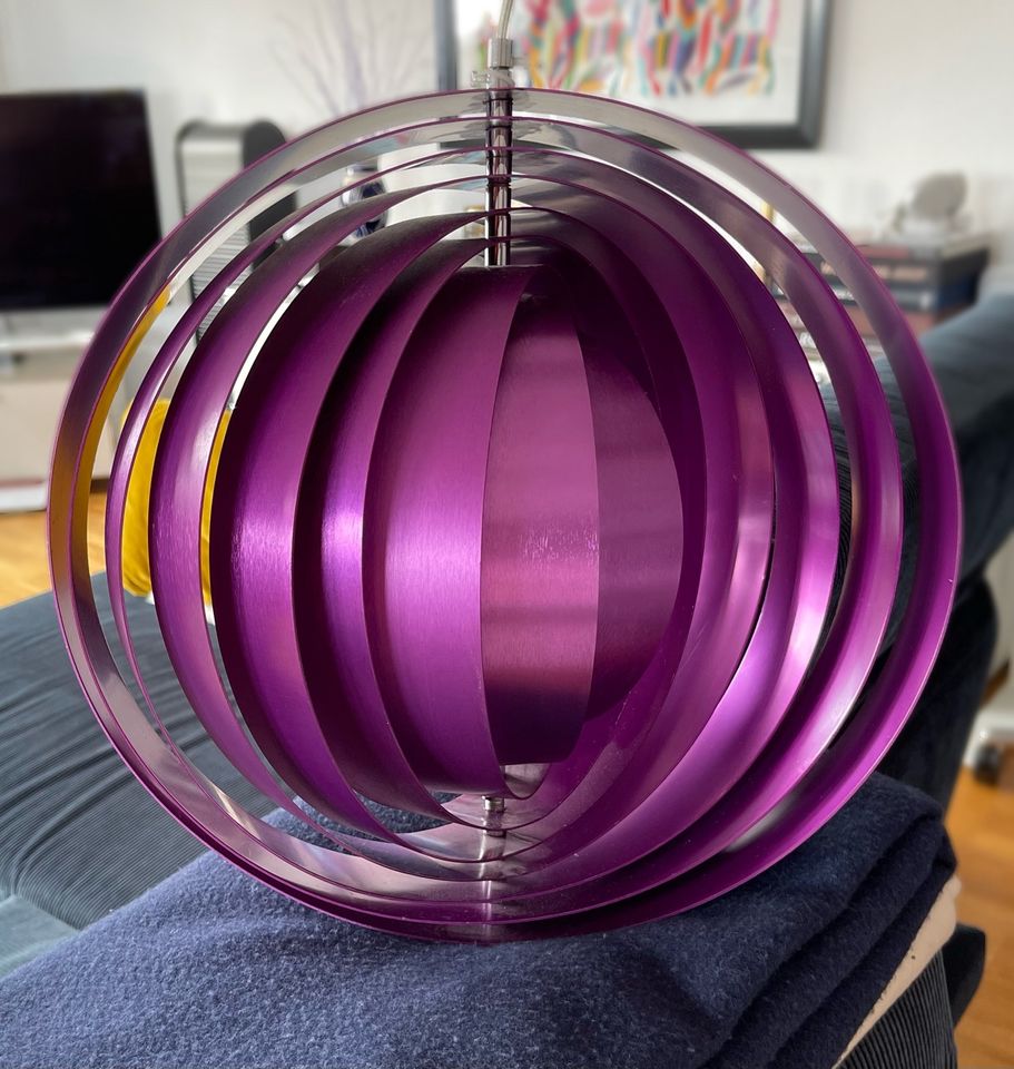 Pendelleuchte in Violett metallic, Design inspiriert von Panton in Kassel