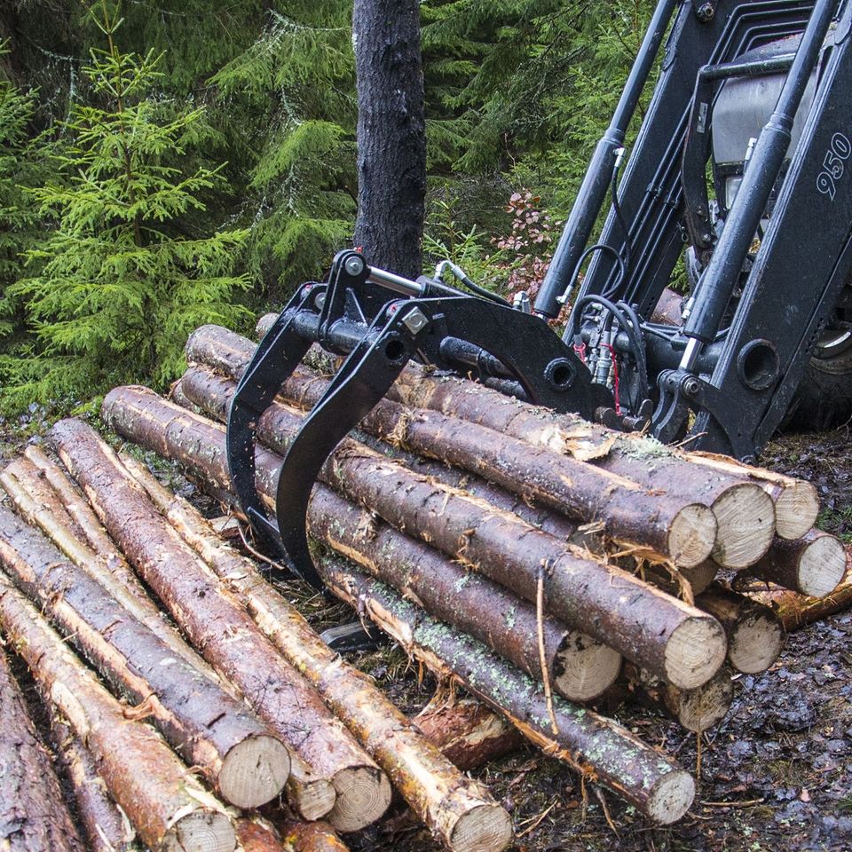 Holzladezange Forstgreifer Rückezange Holzgreifer Frontlader Euro in Görlitz