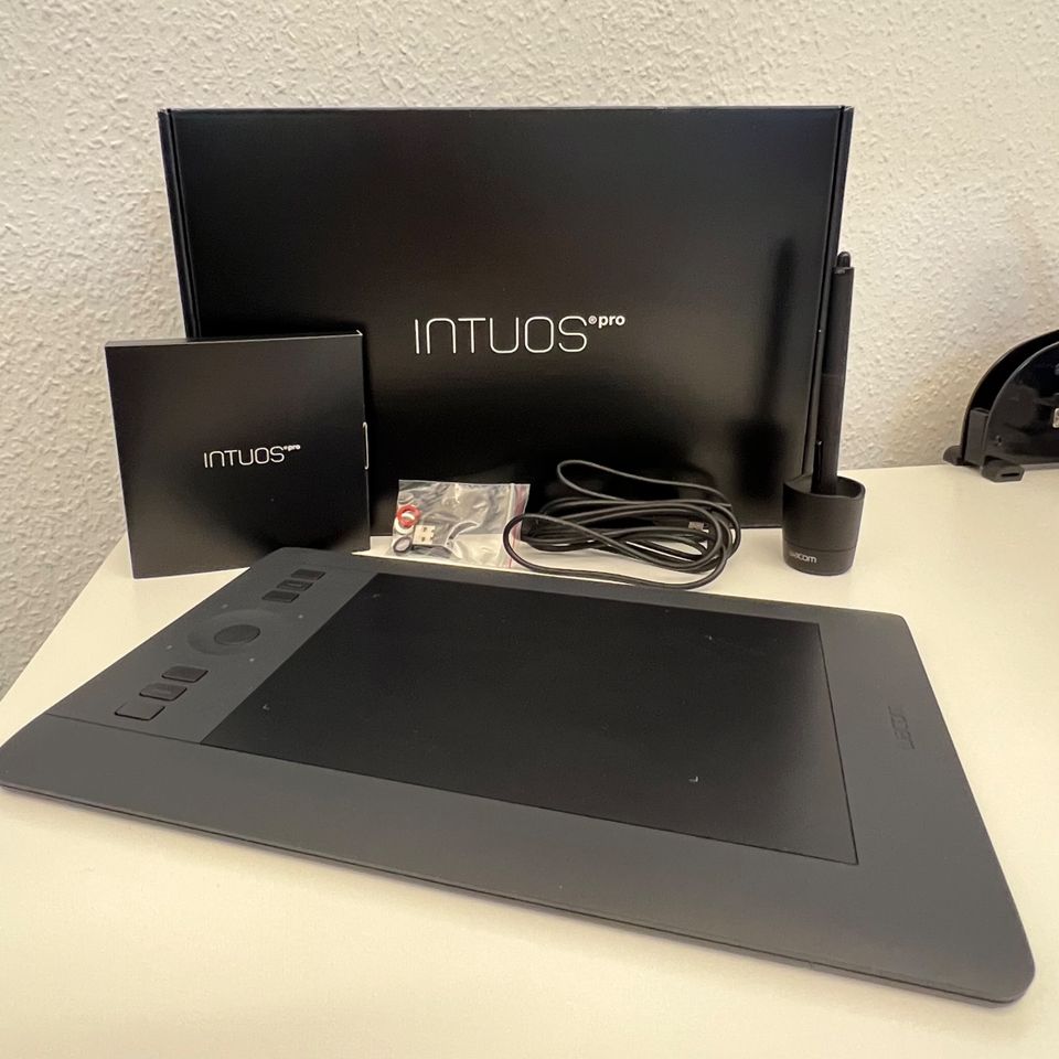 Wacom Intuos Pro (Small) Grafiktablet *WIE NEU* - Model: PTH 451 in Köln