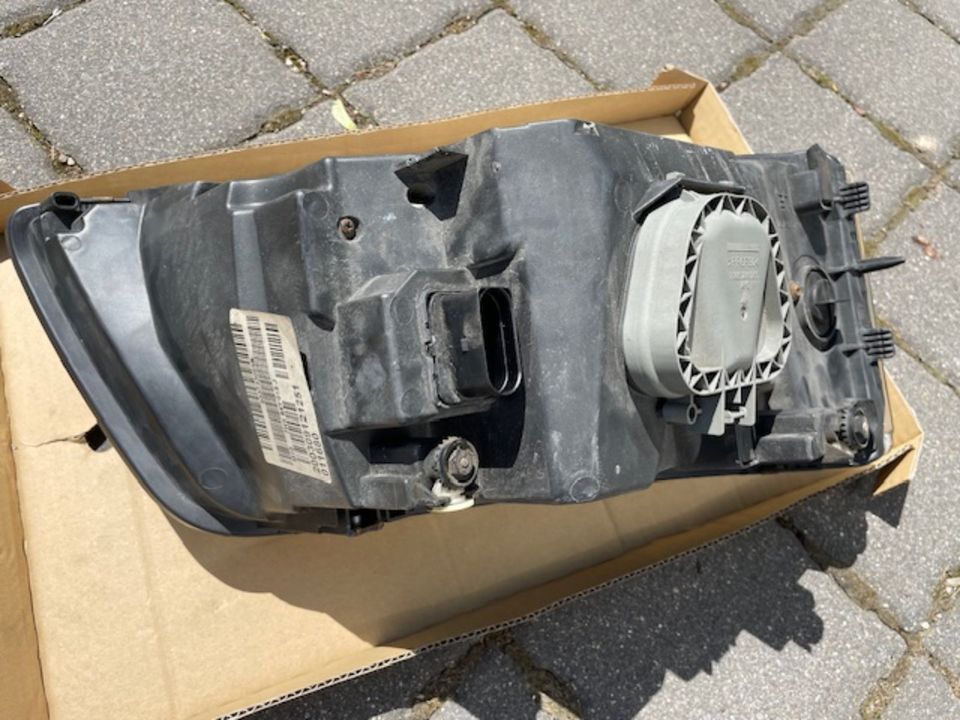 Scheinwerfer H4 für VW T5 *links* 301 191 301 in München