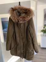 Olive grüner/Khaki Parka mit Pelzkragen Schleswig-Holstein - Flensburg Vorschau