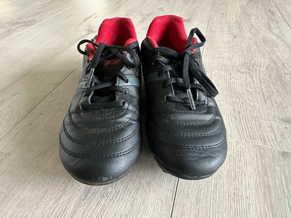 Gr 32 Fussballschuhe in Wilhelmshaven