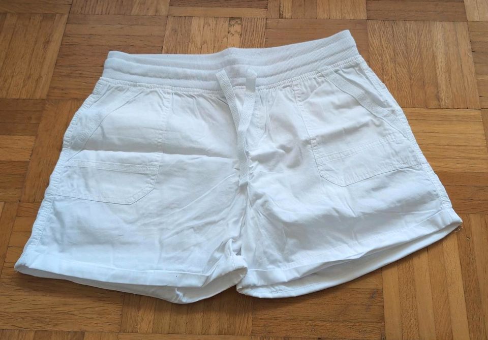 Hosen Gr. 36/38/40 Chino Shorts Jeans Hot Pants in Wutöschingen