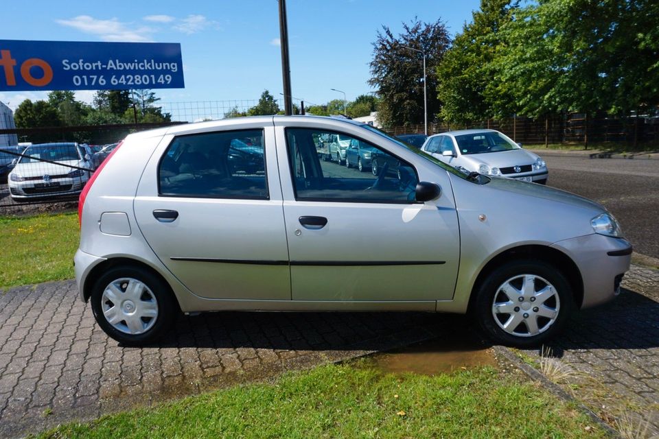 Fiat Punto 1.2 8V Active*RADIO-CD*USB*ZV !! in Kempen