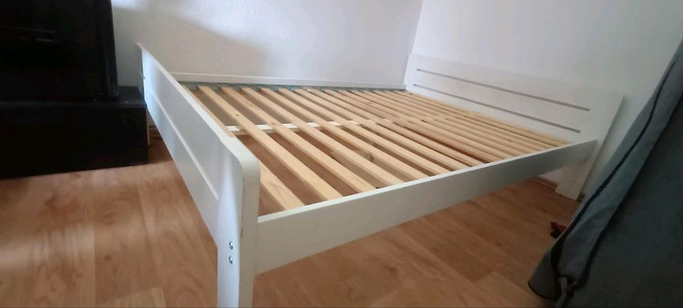 Bett für das Schlafzimmer in Nordenham