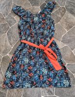 Blumiges Sommerkleid mit Taschen Nordrhein-Westfalen - Witten Vorschau