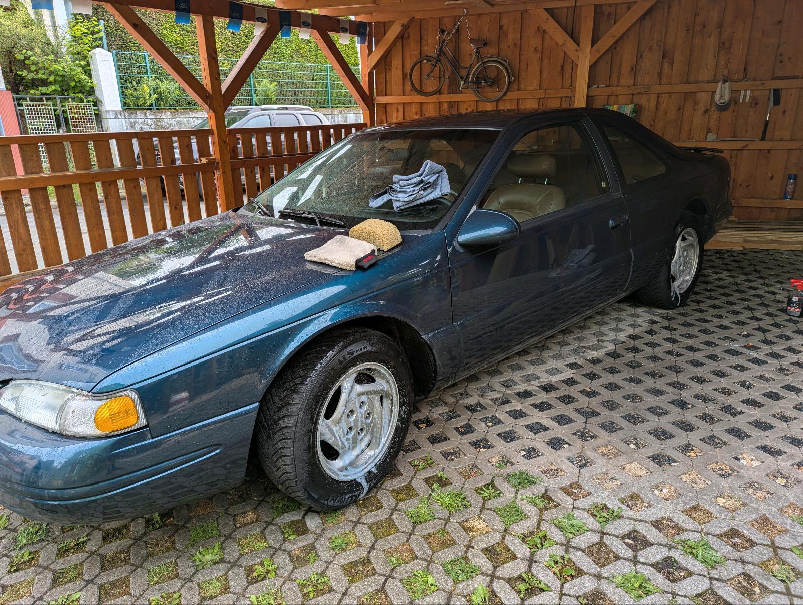 Abbildung des Autos Ford Thunderbird LX