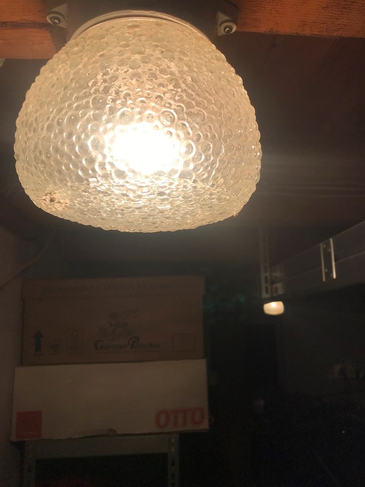 DDR Lampen mit Porzellansockel und Leuchtmittel / Vintage in Kummerow (bei Malchin)